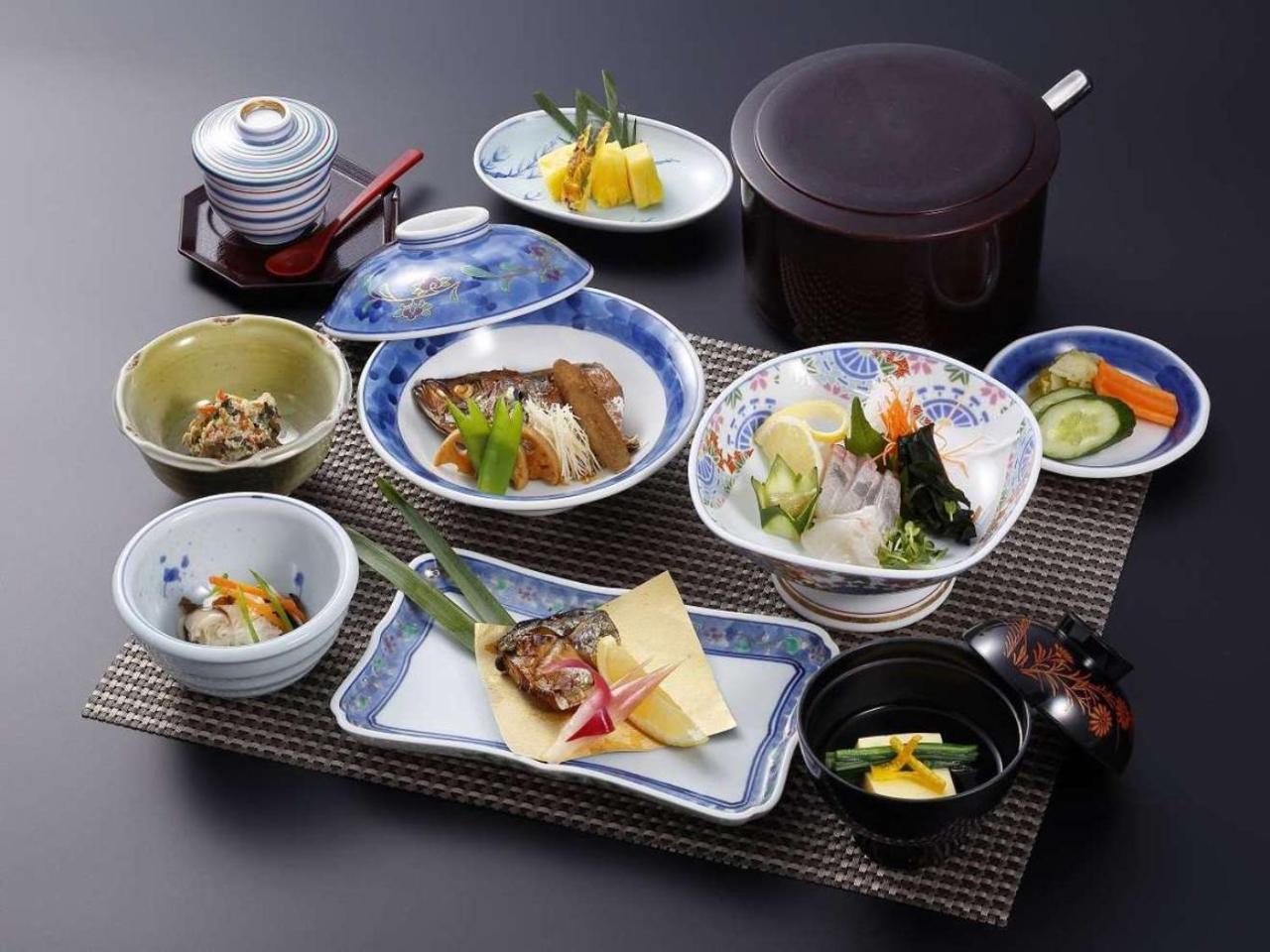 Kokuminshukusha Irohajima Hotel คาราสึ ภายนอก รูปภาพ